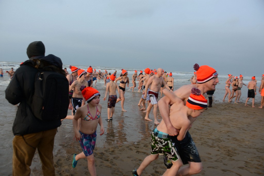 ../Images/Nieuwjaarsduik Nederzandt 2015 109.jpg